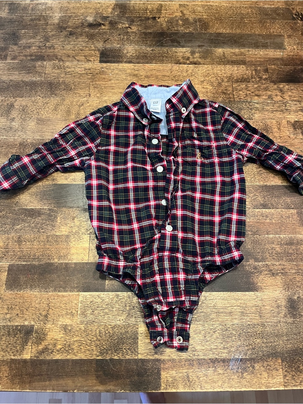 Baby Gap Red & Black Plaid Button-Front Bodysuit Shirt. Baby boy dress up 6-12m